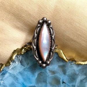 Vintage mother of pearl sterling silver ring